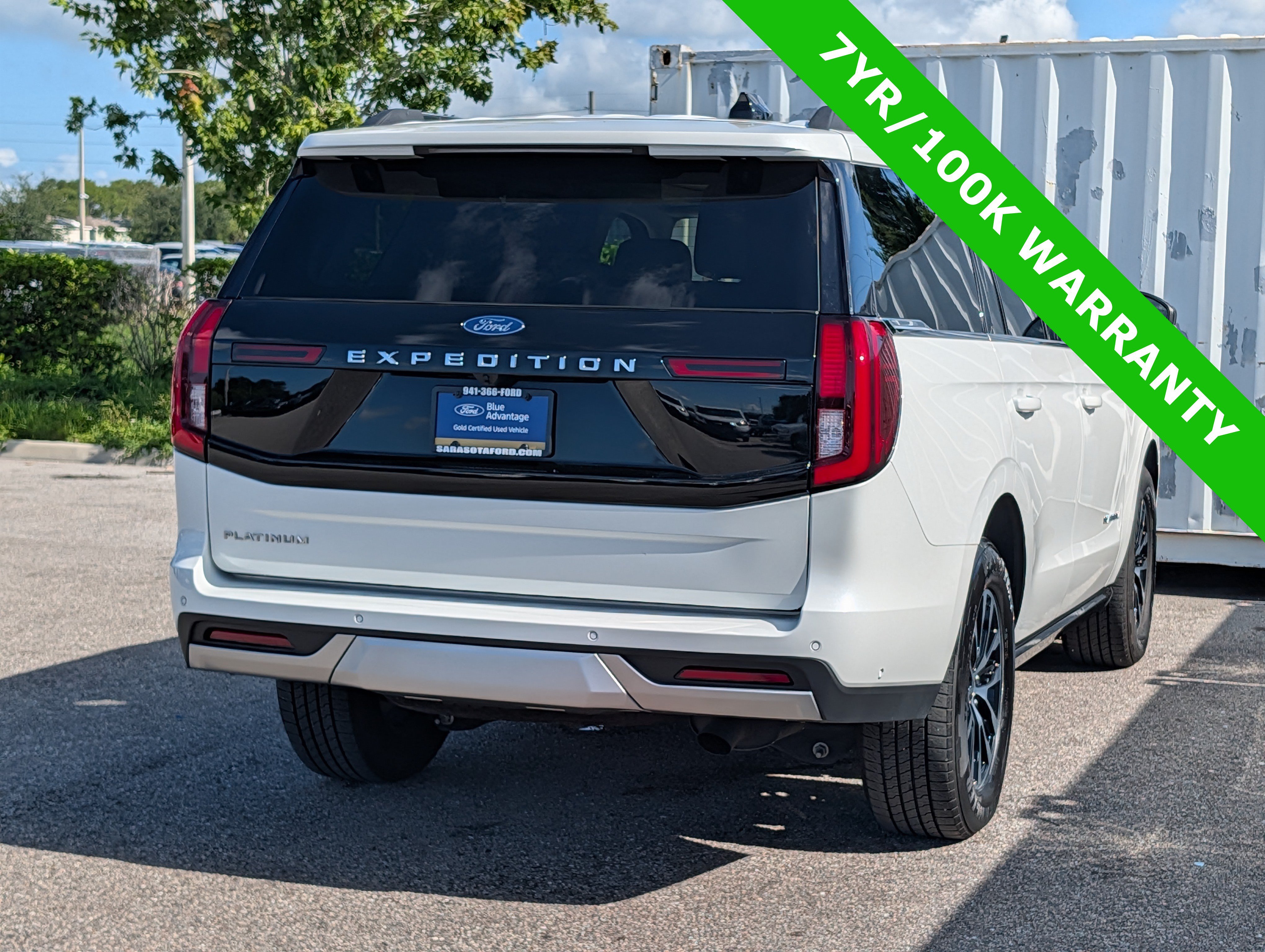 Certified 2025 Ford Expedition Platinum AWD/4WD image 5