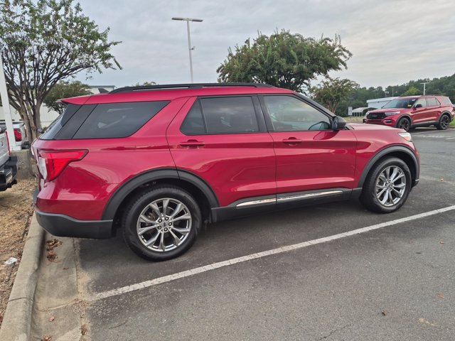 Certified 2022 Ford Explorer XLT w/ Equipment Group 202A RWD image 4