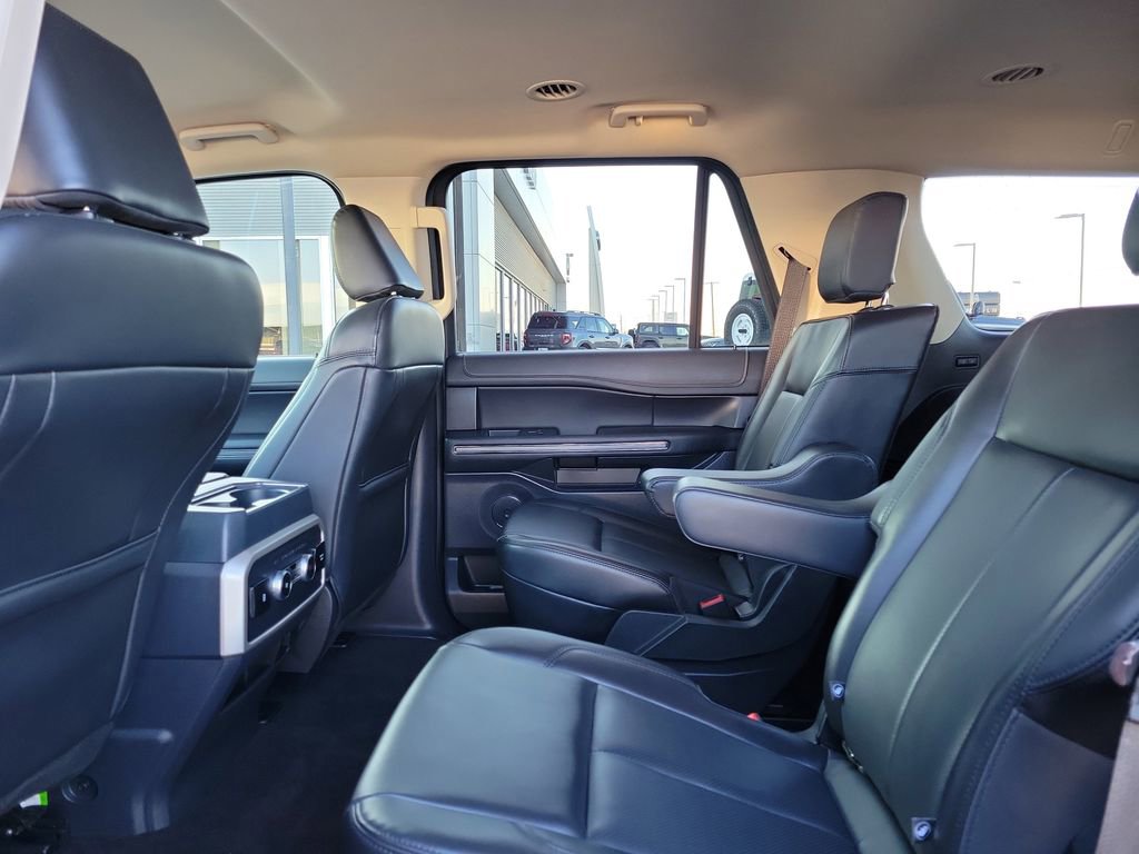 Certified 2022 Ford Expedition XLT image 13