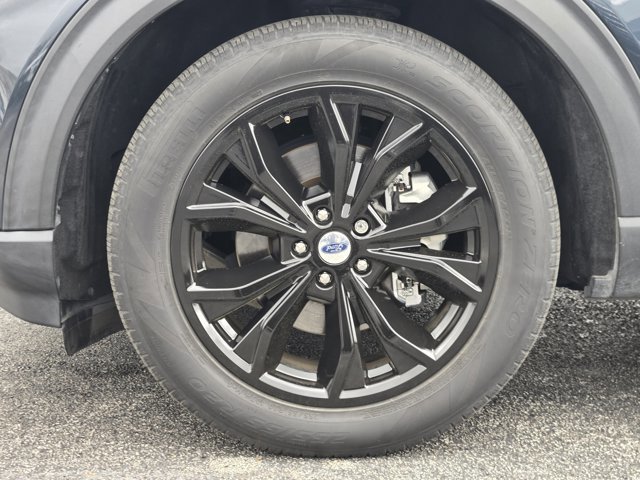 Certified 2022 Ford Explorer XLT w/ Equipment Group 202A image 8