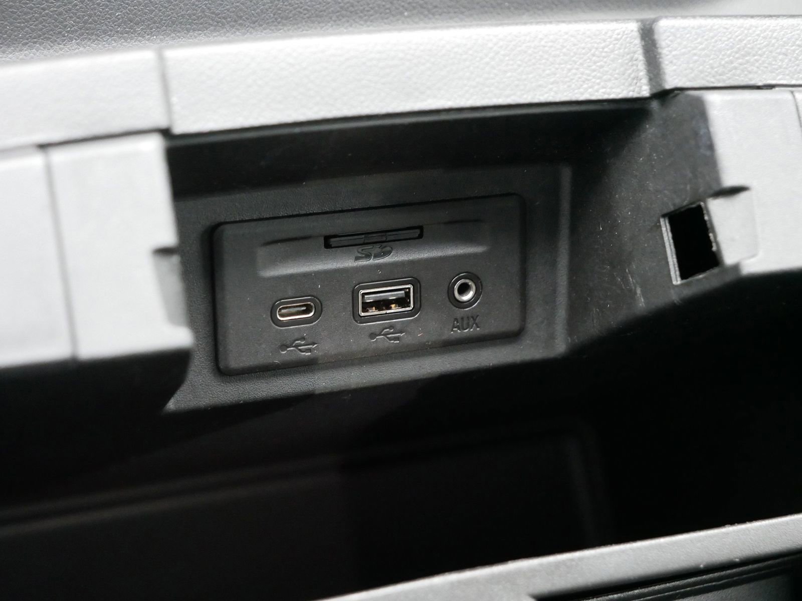 Used 2020 Chevrolet Silverado 2500 High Country w/ Z71 Off-Road Package image 27