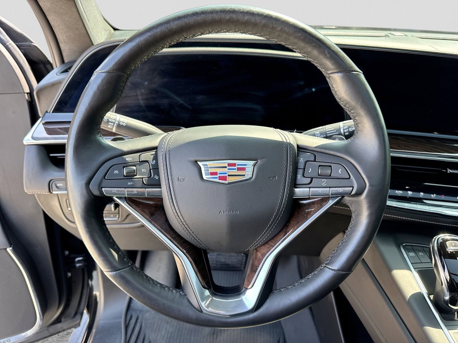 Used 2023 Cadillac Escalade Sport Platinum w/ LPO, ONYX Package AWD/4WD image 30