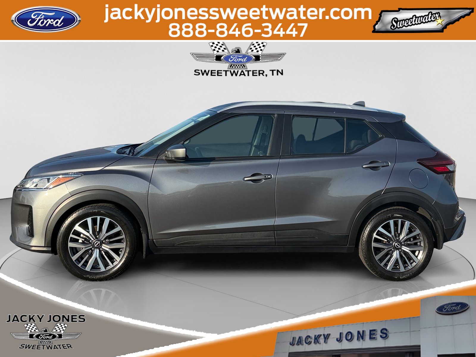Used 2024 Nissan Kicks SV FWD image 2