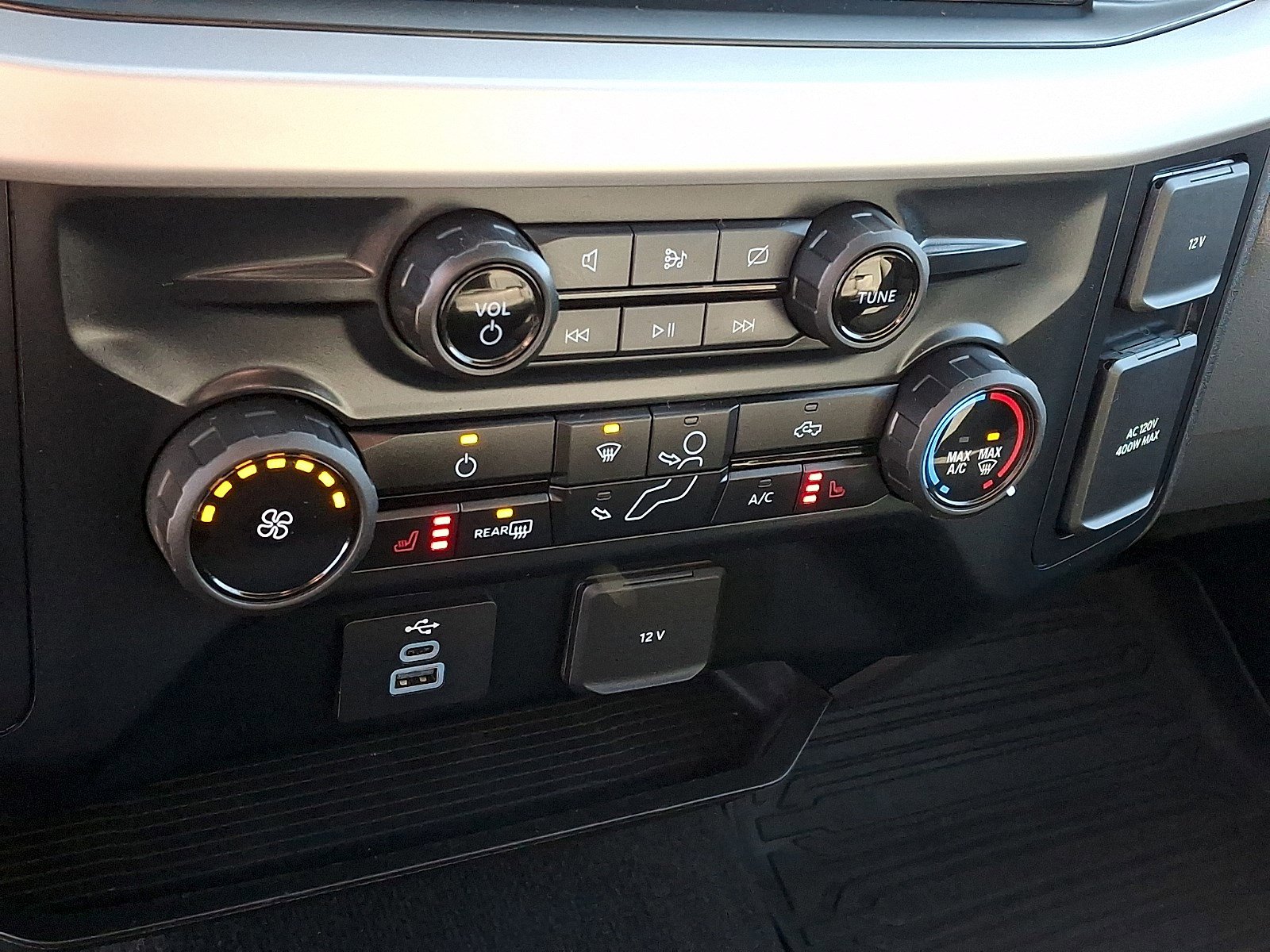 Certified 2023 Ford F250 XLT w/ Black Appearance Package image 14