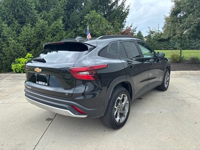Used 2025 Chevrolet Trax LT FWD image 7