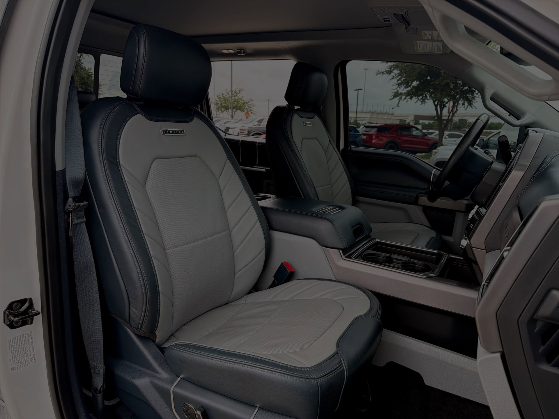Certified 2022 Ford F250 Limited w/ FX4 Off-Road Package AWD/4WD image 25