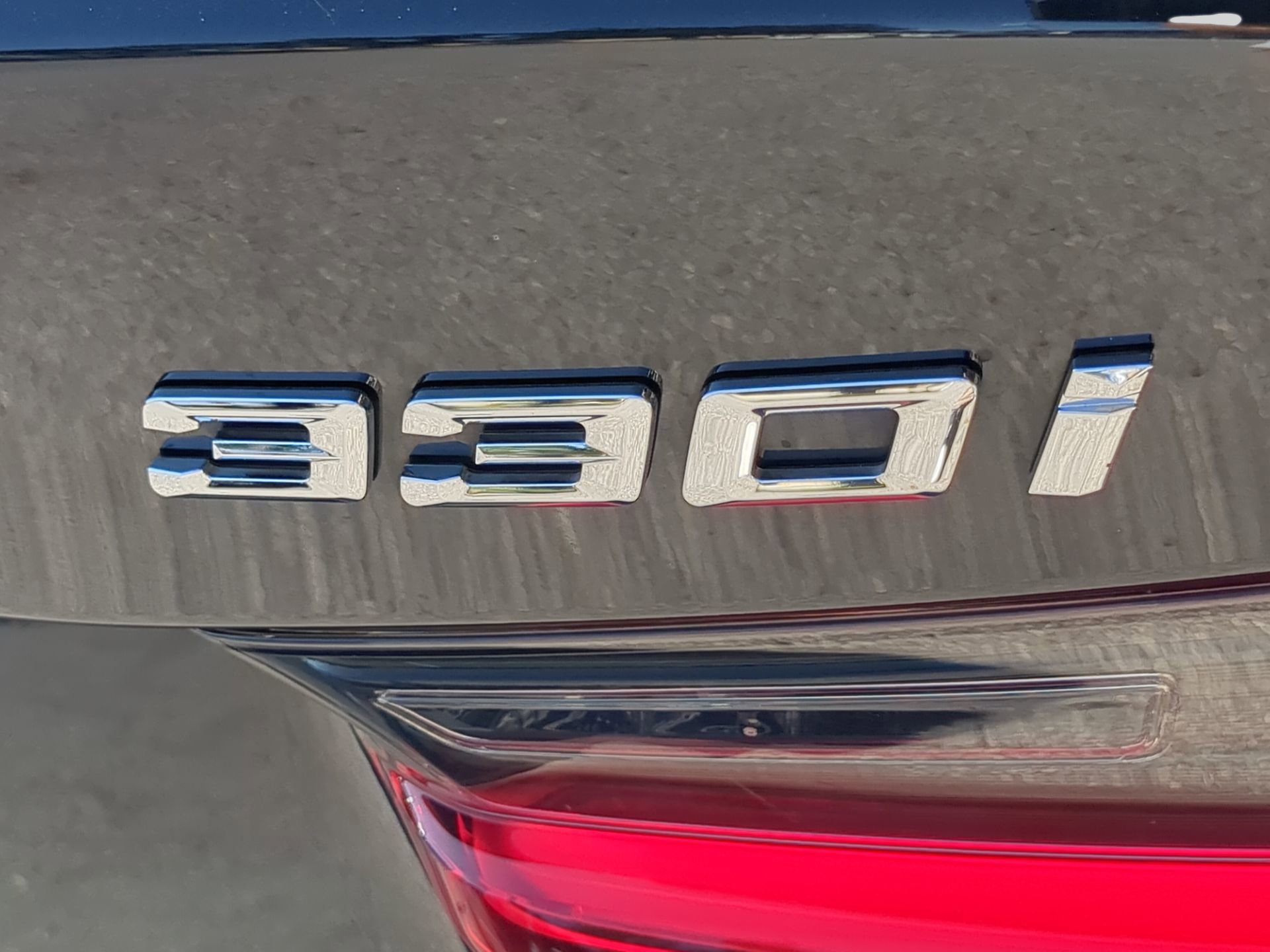 Used 2023 BMW 330i Sedan w/ Driving Assistance Package image 39