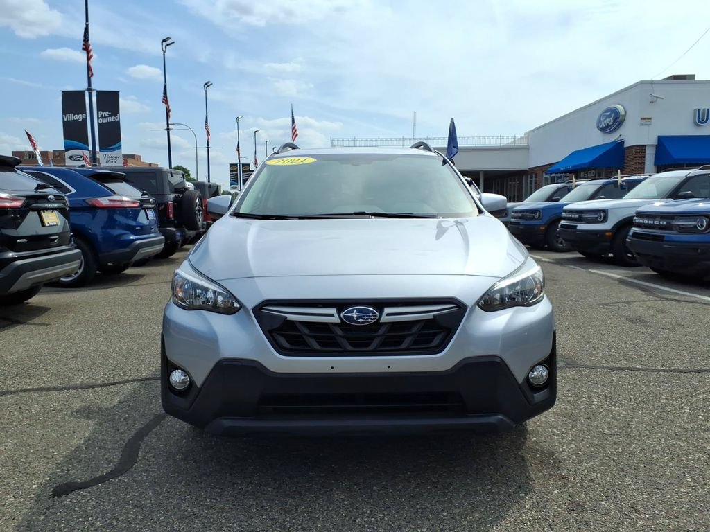 Used 2021 Subaru Crosstrek 2.0i Premium w/ Moonroof Package AWD/4WD image 2