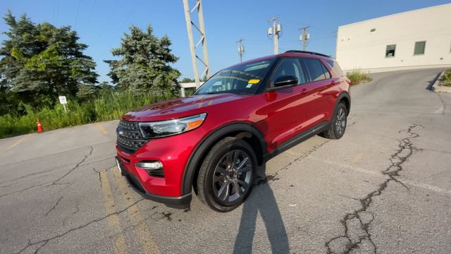 Certified 2023 Ford Explorer XLT w/ Equipment Group 202A AWD/4WD image 5