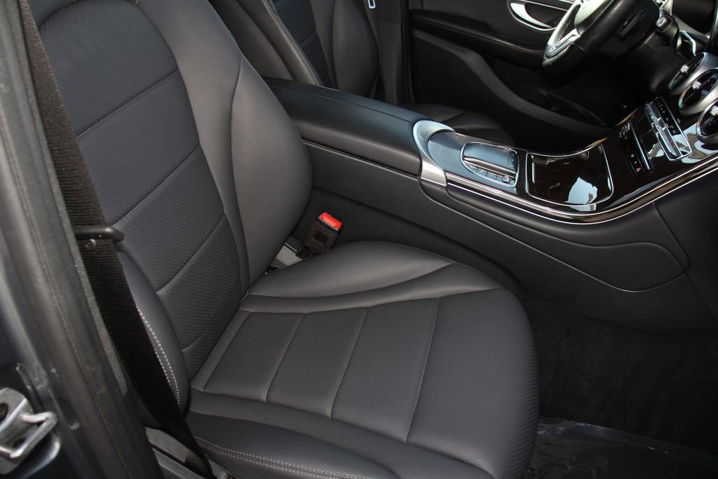 Used 2021 Mercedes-Benz GLC 300 image 28