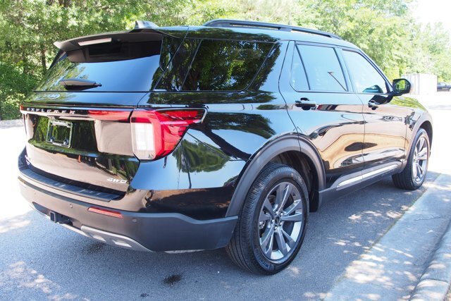 Certified 2025 Ford Explorer Active w/ Active Comfort Package AWD/4WD image 7