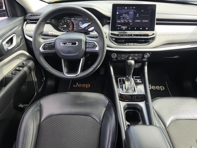 Used 2022 Jeep Compass Latitude w/ Sun and Sound Group FWD image 17