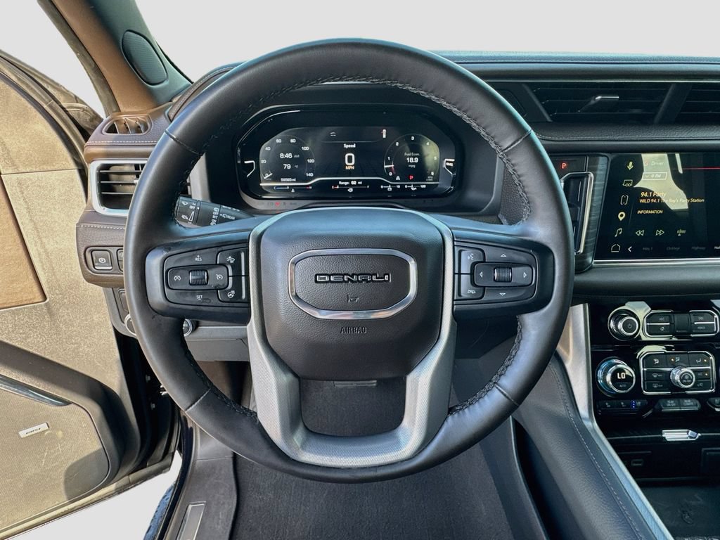 Used 2023 GMC Yukon Denali RWD image 11