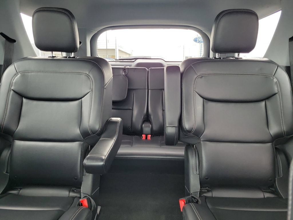 Certified 2023 Ford Explorer XLT w/ Equipment Group 202A AWD/4WD image 17