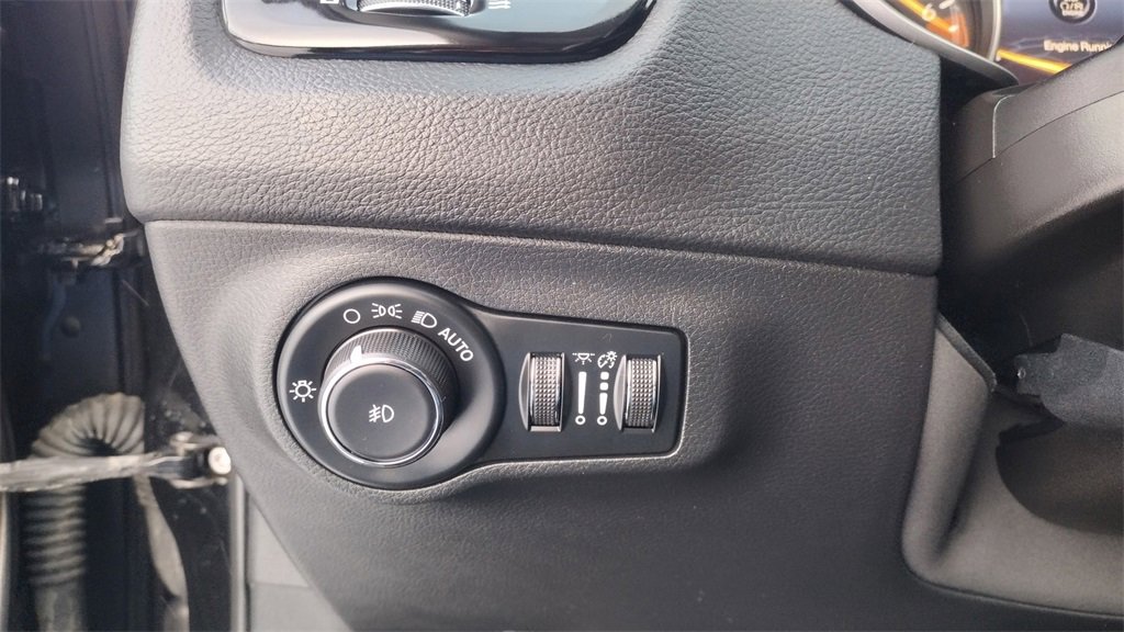 Used 2019 Jeep Compass Limited image 16