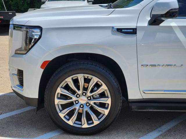 Used 2021 GMC Yukon XL Denali w/ Denali Premium Package AWD/4WD image 8