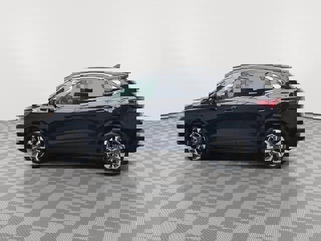 Certified 2024 Ford Escape Platinum image 3