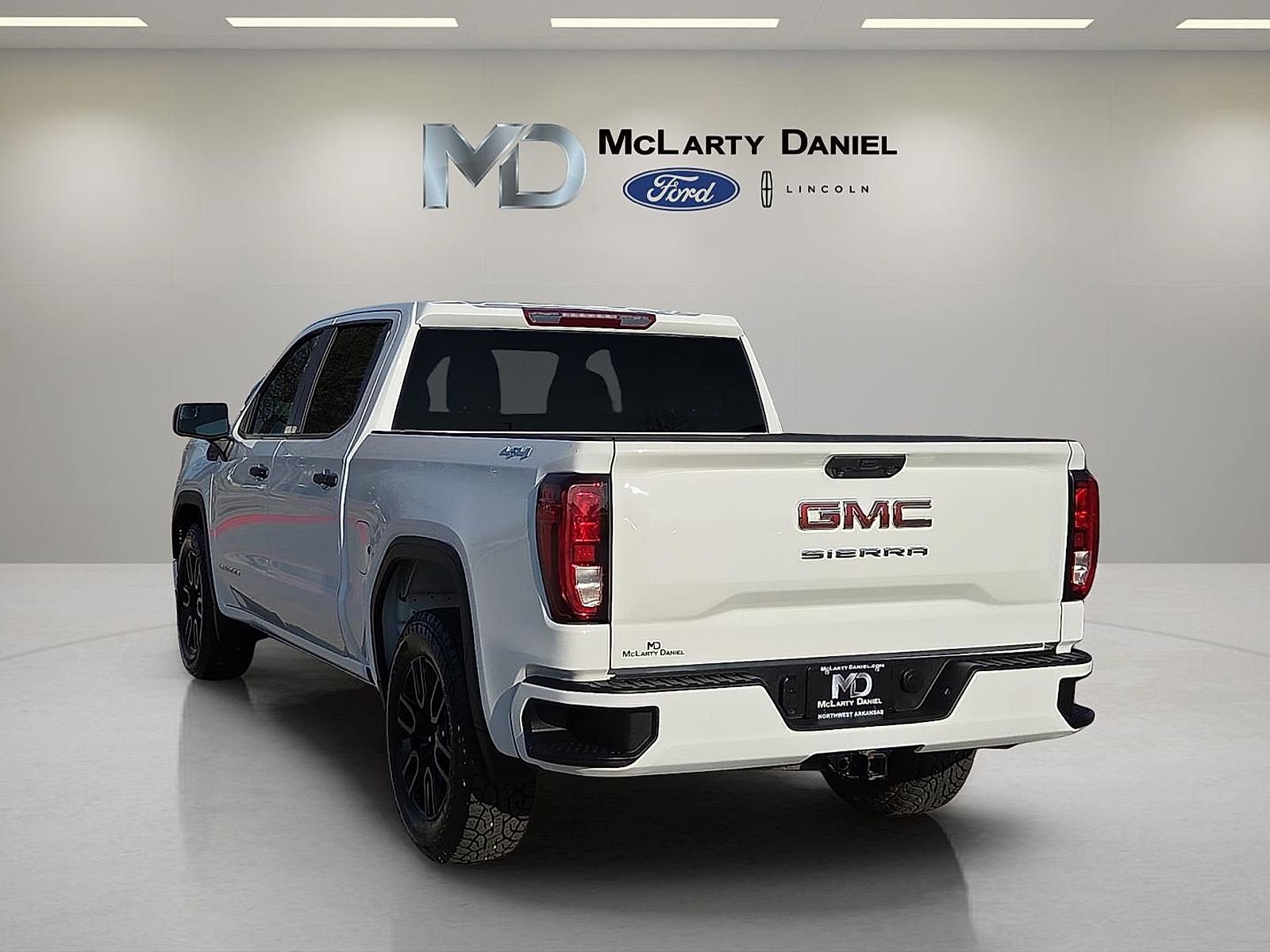 Used 2024 GMC Sierra 1500 Pro w/ Graphite Edition AWD/4WD image 4