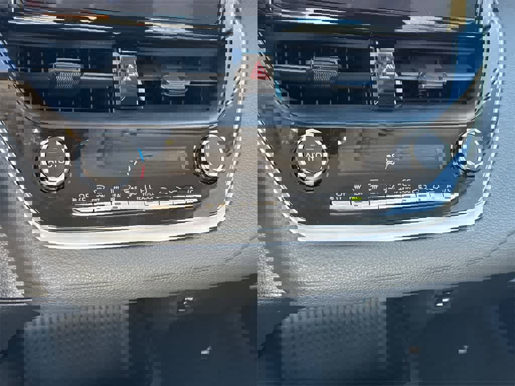 Used 2024 Toyota Corolla LE image 27