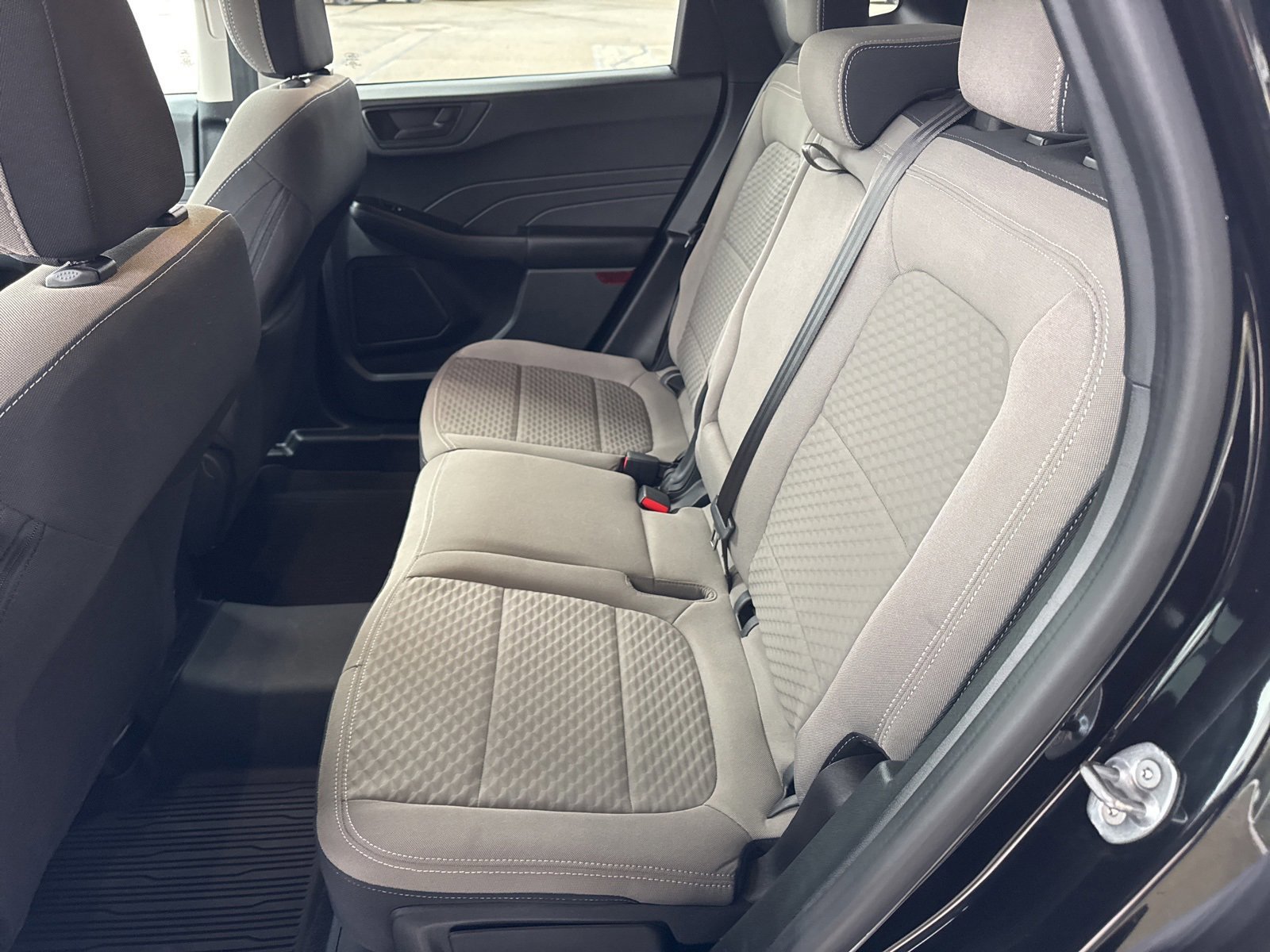 Certified 2022 Ford Escape SE w/ SE Sport Appearance Package image 31