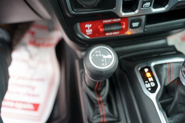 Used 2020 Jeep Wrangler Unlimited Rubicon w/ Cold Weather Group AWD/4WD image 18