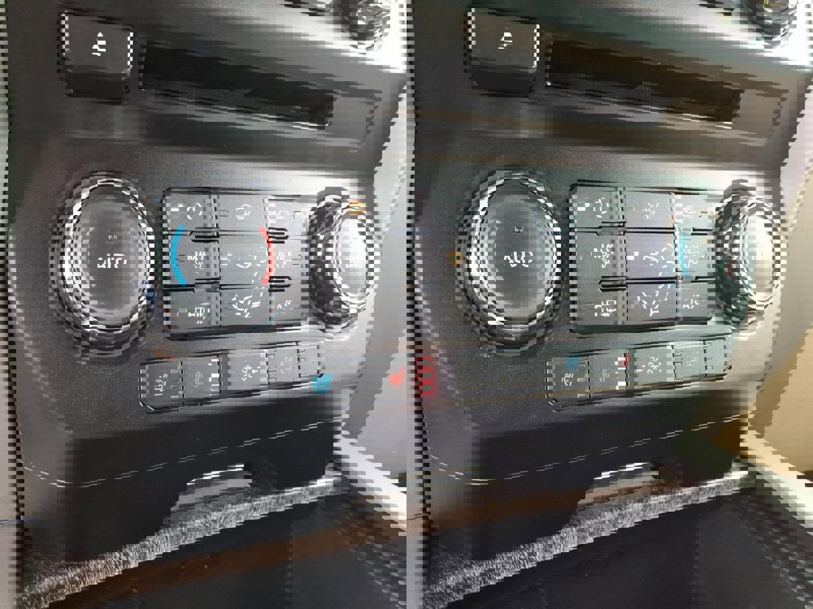 Certified 2018 Ford F250 Lariat w/ Lariat Ultimate Package image 22