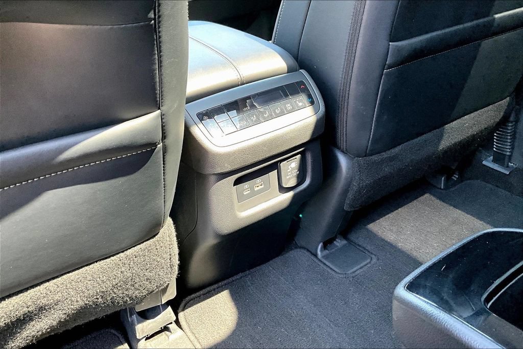 Used 2023 Nissan Pathfinder Platinum AWD/4WD image 13