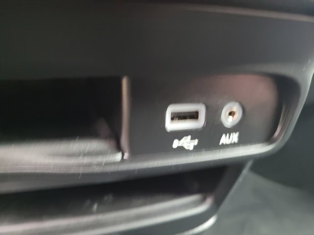 Used 2020 Chrysler Pacifica Touring-L w/ Advanced Safetytec Group FWD image 24