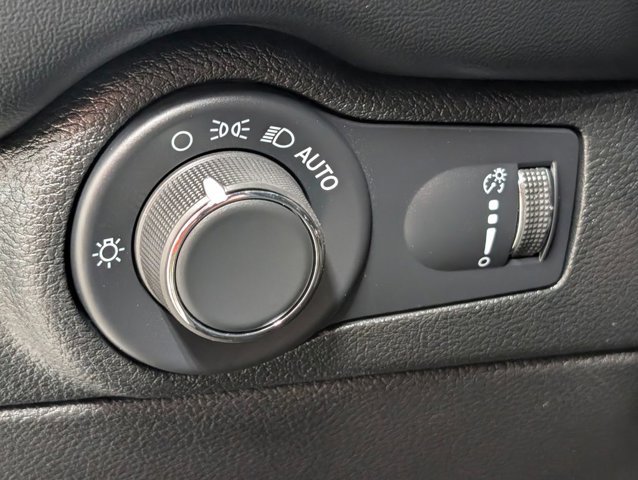 Used 2023 Dodge Durango GT AWD/4WD image 9
