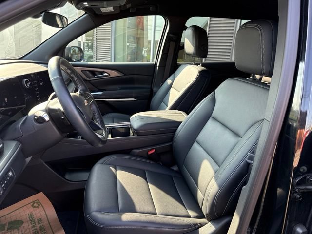 Used 2025 Chevrolet Traverse LT AWD/4WD image 18