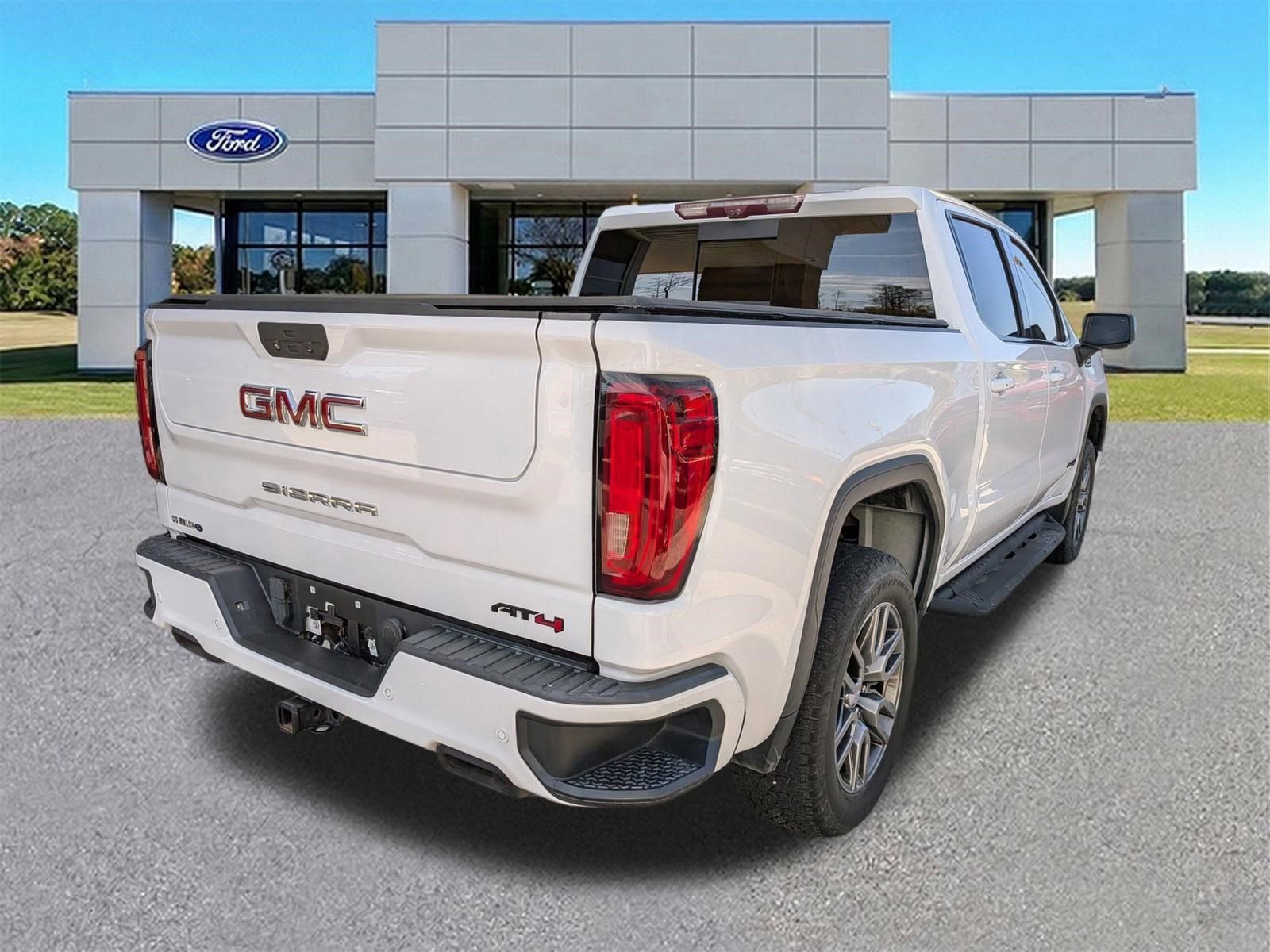 Used 2020 GMC Sierra 1500 AT4 w/ AT4 Premium Package image 3