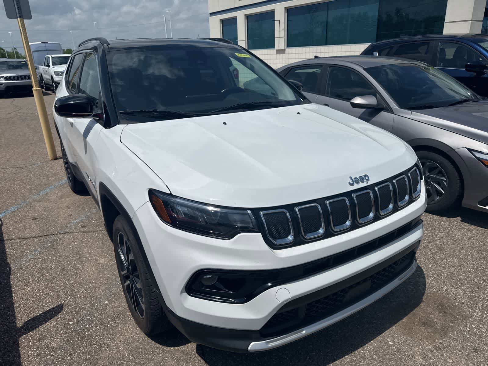 Used 2022 Jeep Compass Limited AWD/4WD image 24