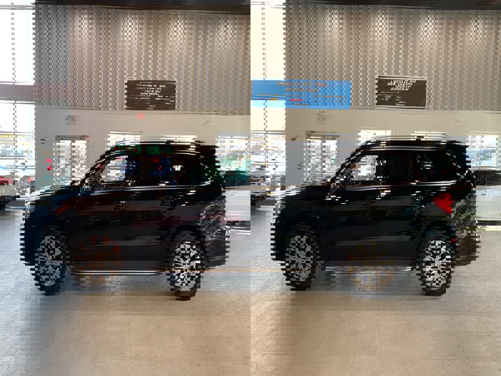 Used 2017 Mercedes-Benz GLS 450 4MATIC image 2