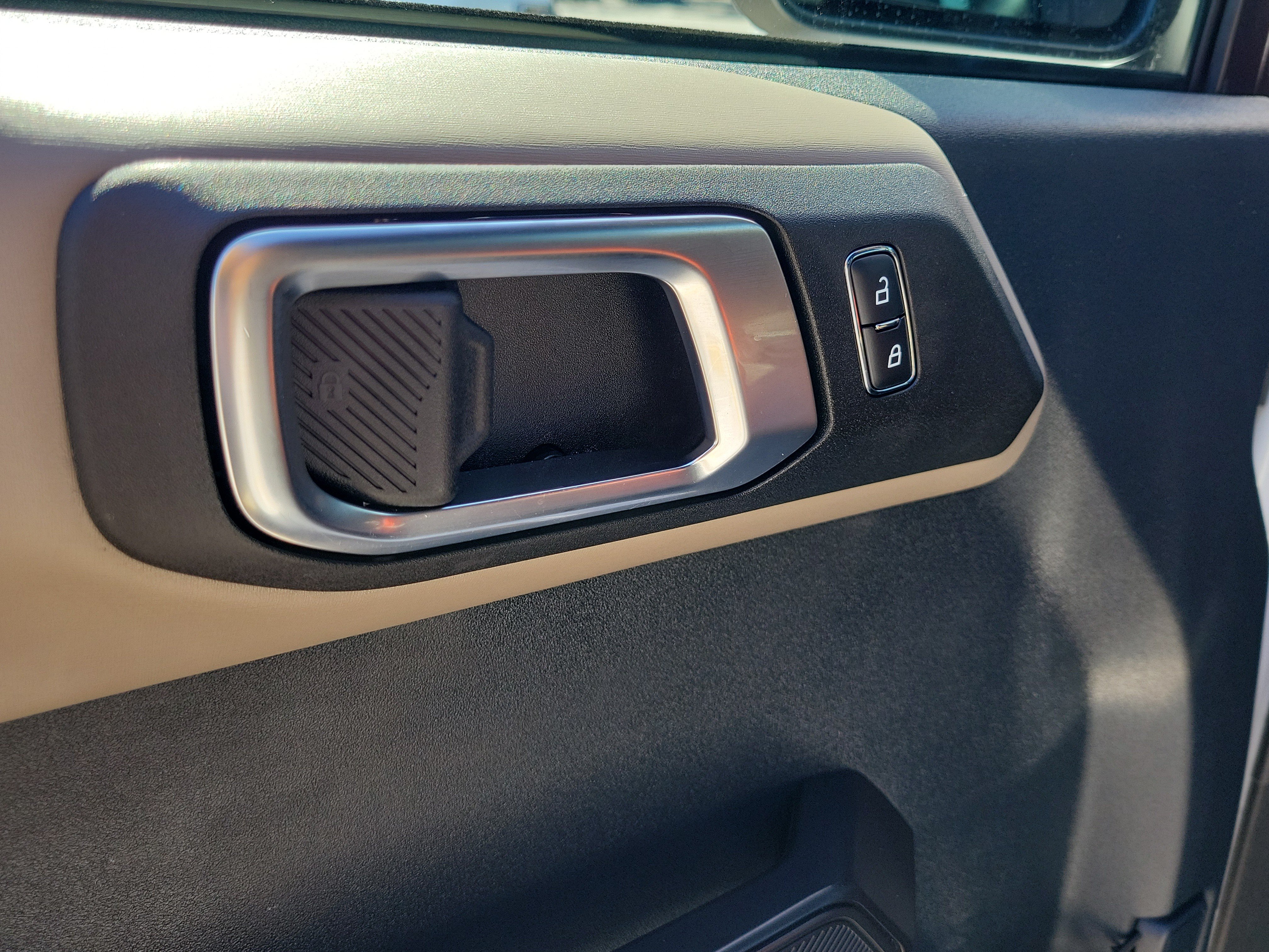 Certified 2024 Ford Bronco Wildtrak AWD/4WD image 19