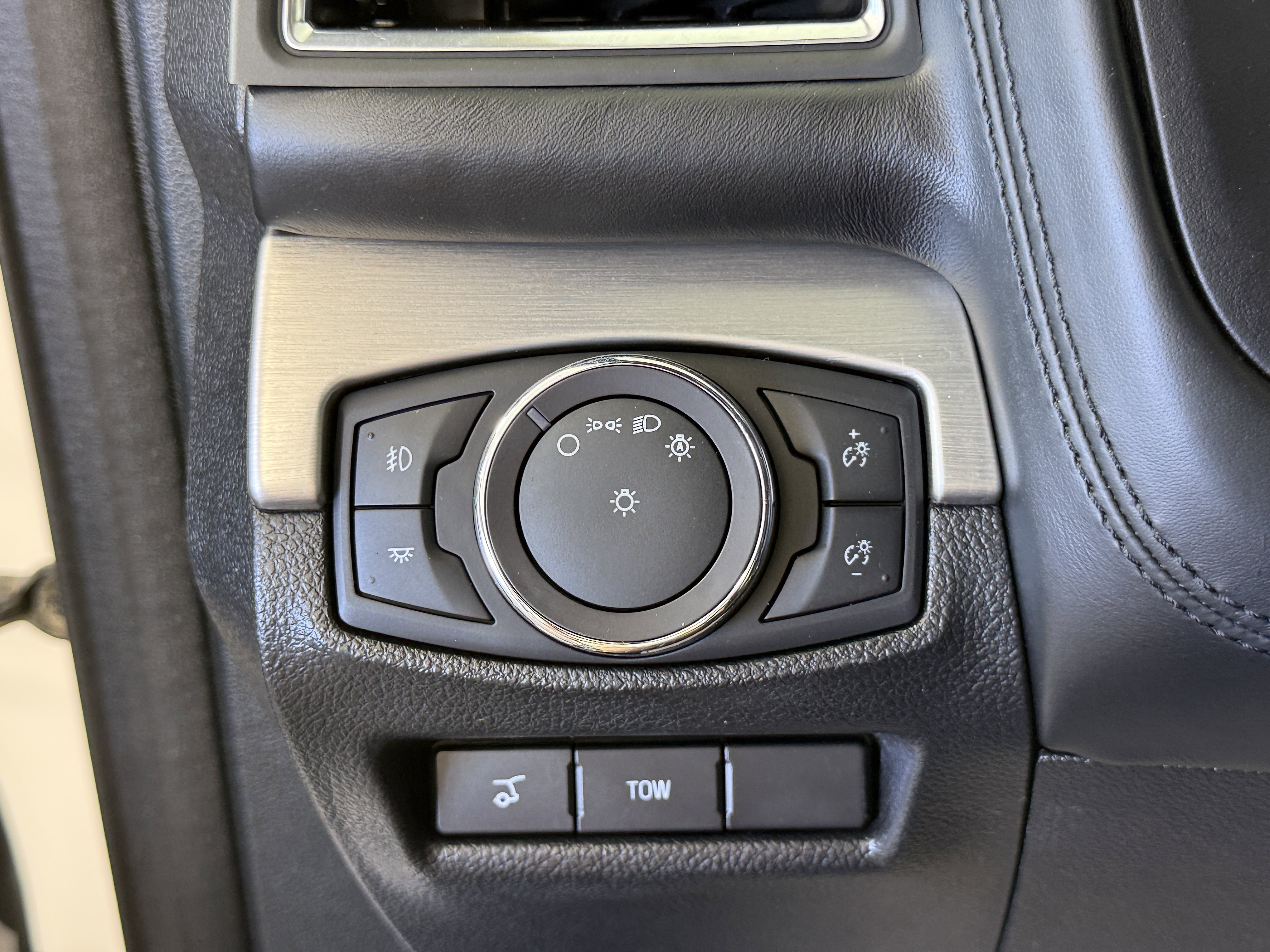 Certified 2019 Ford Explorer Platinum image 25