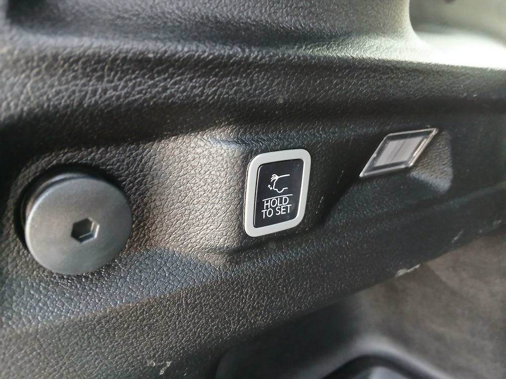 Used 2024 Jeep Grand Cherokee L Laredo RWD image 25