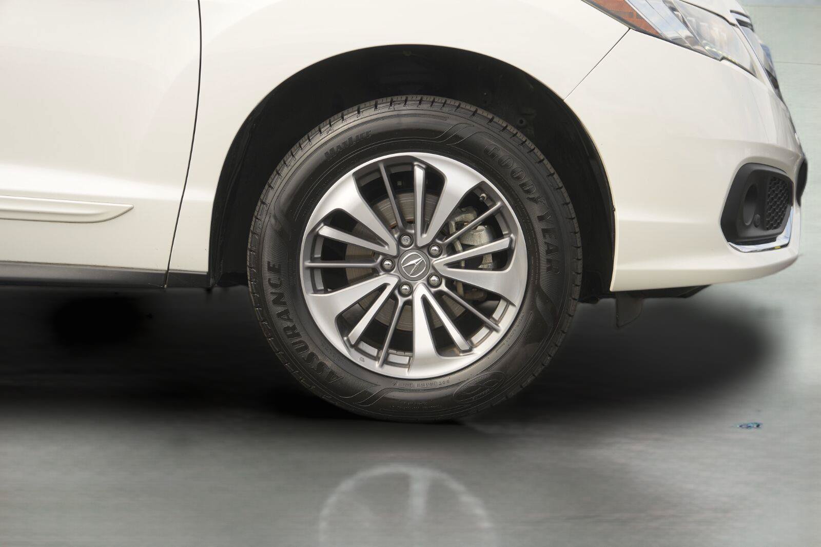 Used 2017 Acura RDX w/ Advance Package FWD image 4