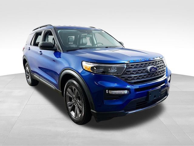 Certified 2023 Ford Explorer XLT w/ Equipment Group 202A AWD/4WD image 1