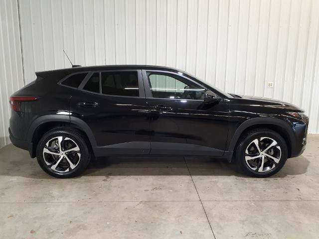 Used 2024 Chevrolet Trax RS FWD image 23