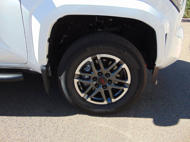 Used 2025 Toyota Tacoma TRD Sport AWD/4WD image 27