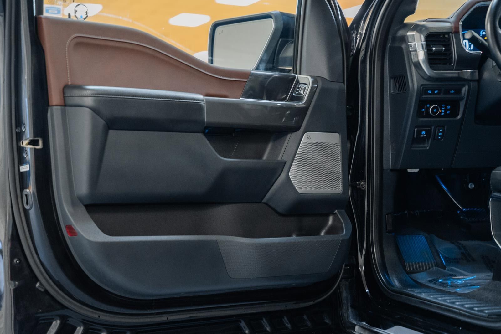 Certified 2023 Ford F150 Lariat w/ Equipment Group 502A High image 46