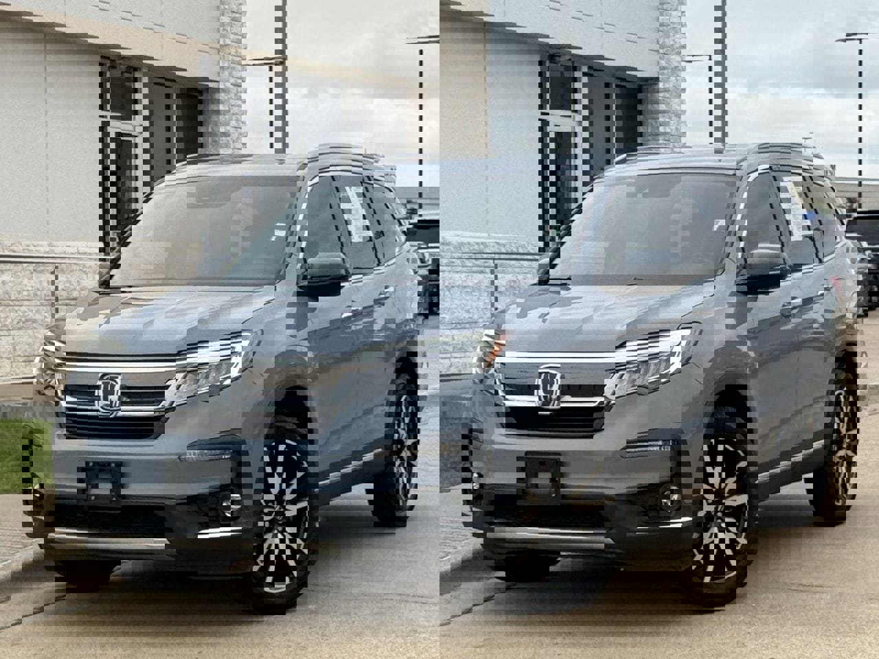 Used 2022 Honda Pilot Touring image 2