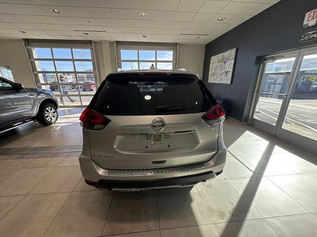 Used 2020 Nissan Rogue SV image 4