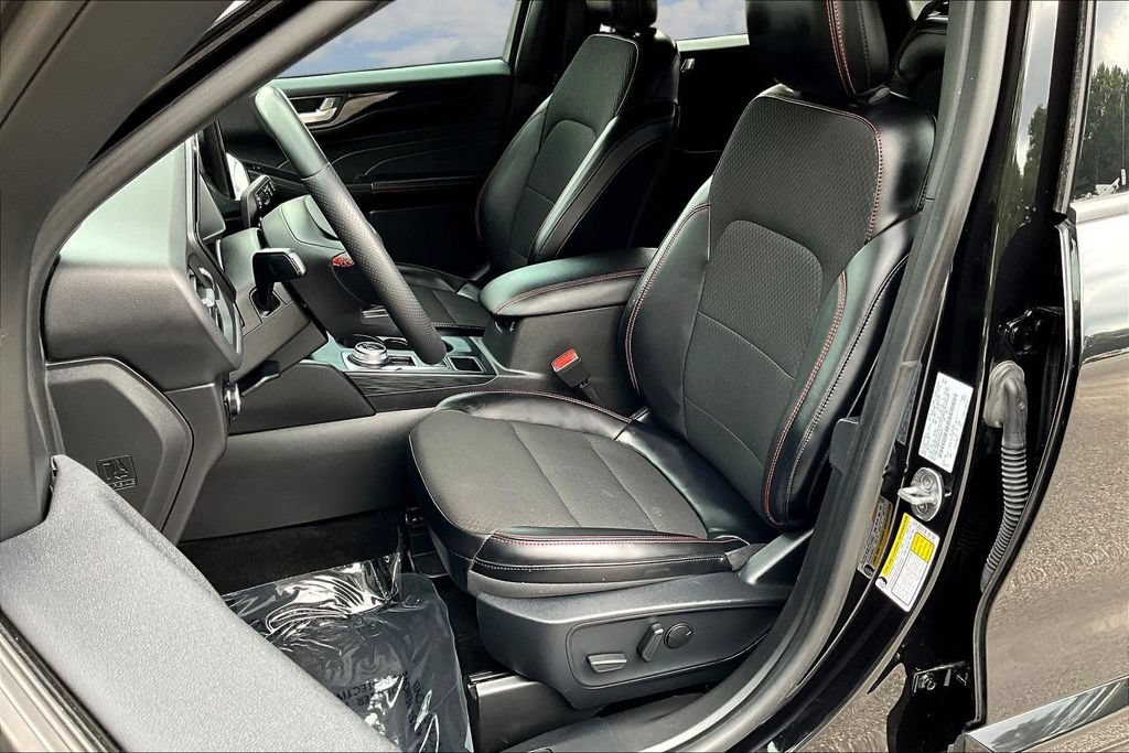 Certified 2024 Ford Escape ST-Line w/ Tech Pack #1 FWD image 23