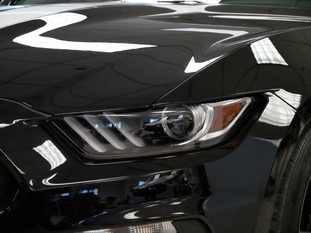 Certified 2020 Ford Mustang Shelby GT350 w/ Technology Package RWD image 5