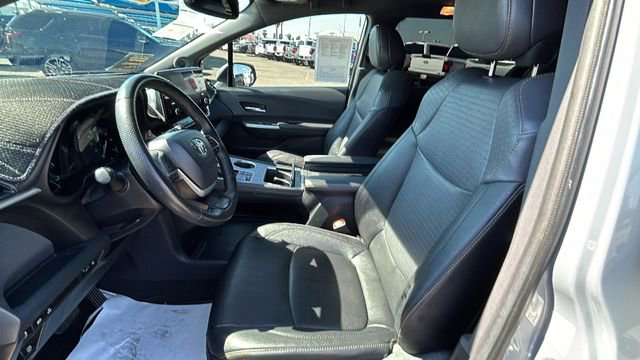 Used 2024 Toyota Sienna XLE Woodland Edition image 19