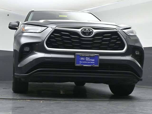 Used 2021 Toyota Highlander XLE AWD/4WD image 39