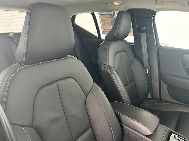 Used 2023 Volvo XC40 B5 Ultimate w/ Protection Package Premier AWD/4WD image 13