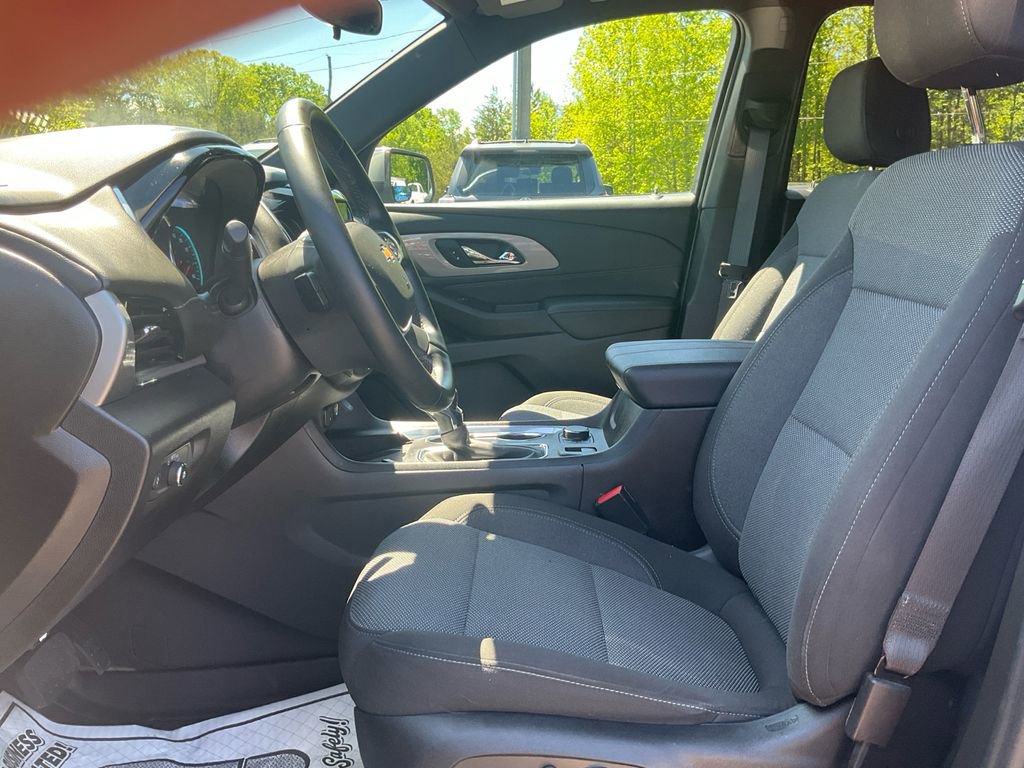Used 2023 Chevrolet Traverse LT image 16
