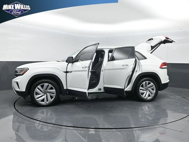 Used 2023 Volkswagen Atlas Cross Sport SE w/ Panoramic Sunroof Package FWD image 28